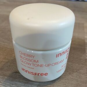 Innisfree Cherry Blossom Glow Tone-Up Cream